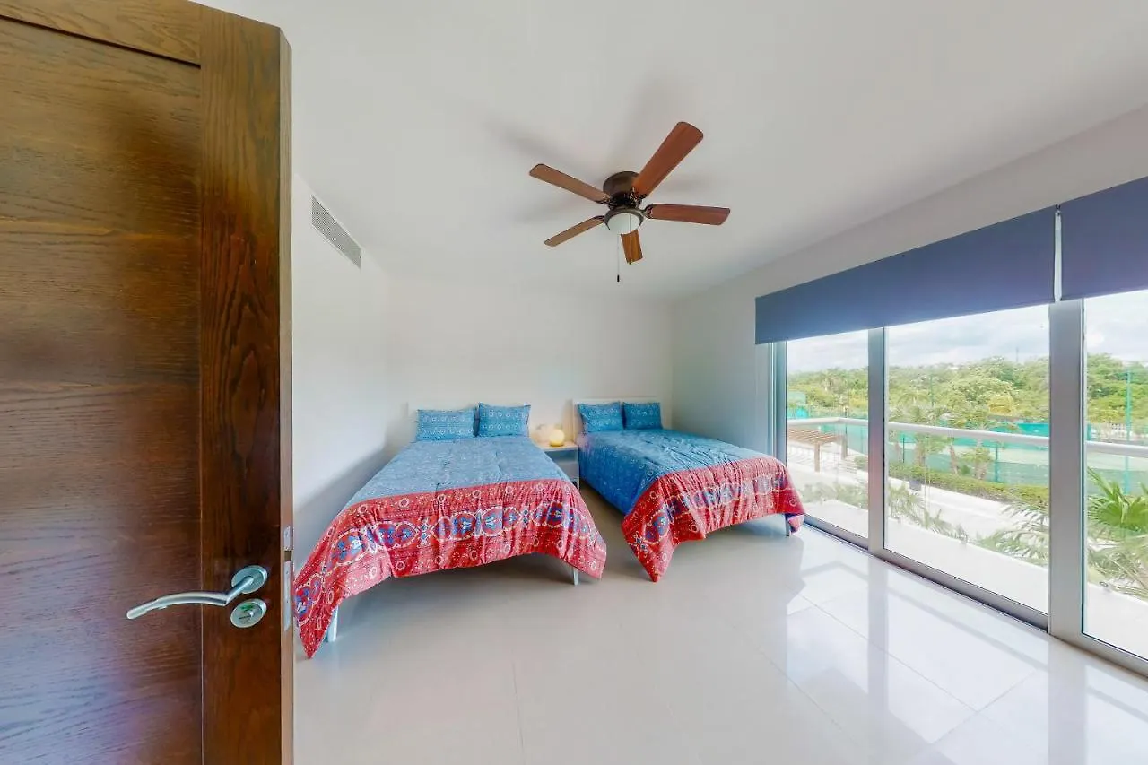 Hakuna Matata 725N At Mareazul Beachfront Playa del Carmen Messico